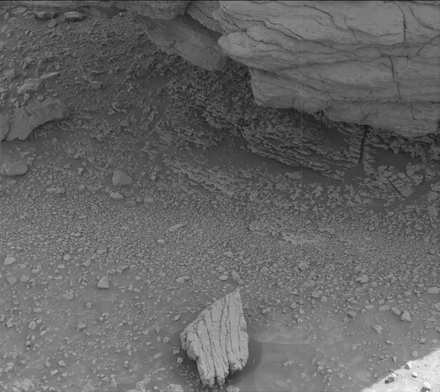 Sol 3533: Mast Camera (Mastcam)