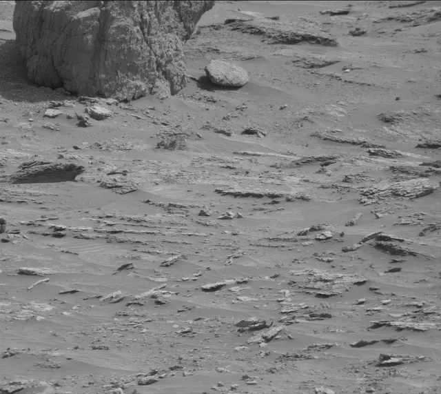 Sol 3533: Mast Camera (Mastcam)
