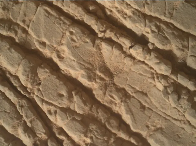 Sol 3534: Mars Hand Lens Imager (MAHLI)