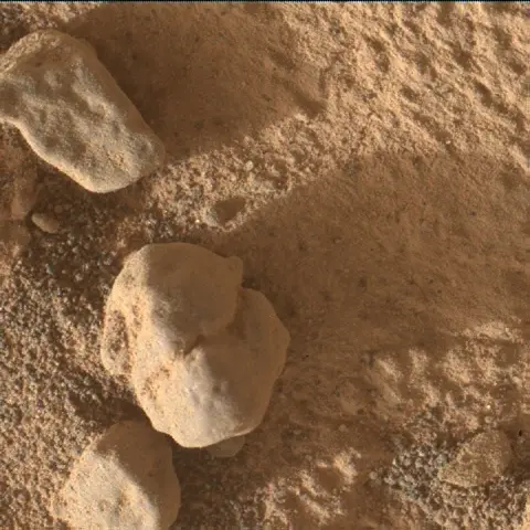 Sol 3541: Mars Hand Lens Imager (MAHLI)