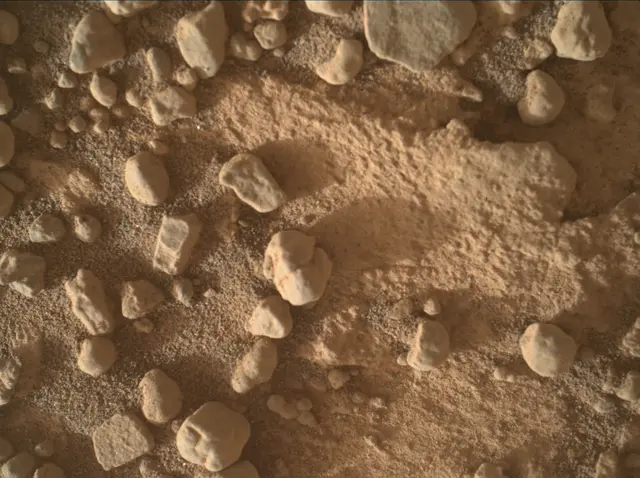 Sol 3541: Mars Hand Lens Imager (MAHLI)