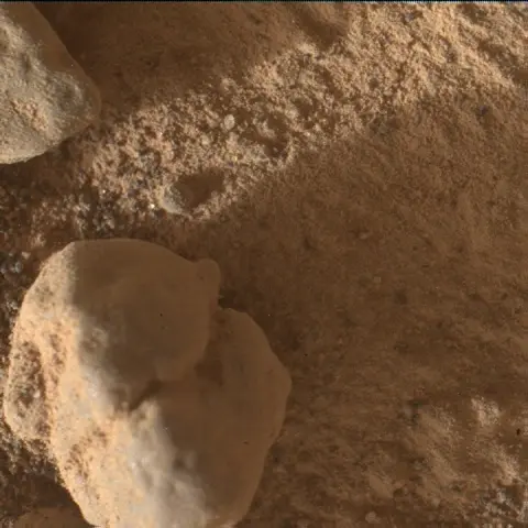 Sol 3541: Mars Hand Lens Imager (MAHLI)