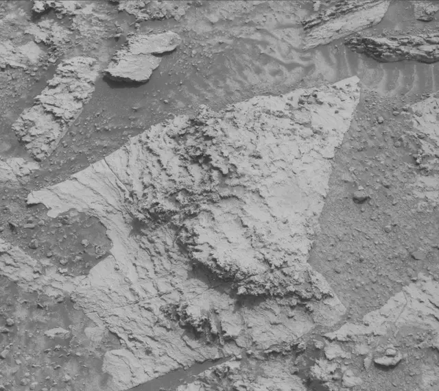 Sol 3543: Mast Camera (Mastcam)