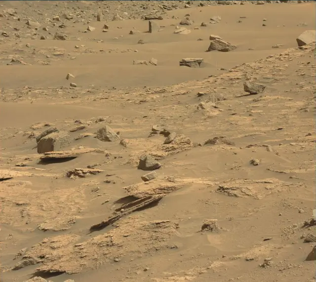 Sol 3544: Mast Camera (Mastcam)