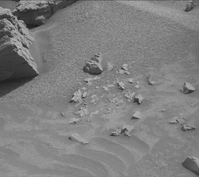 Sol 3553: Mast Camera (Mastcam)
