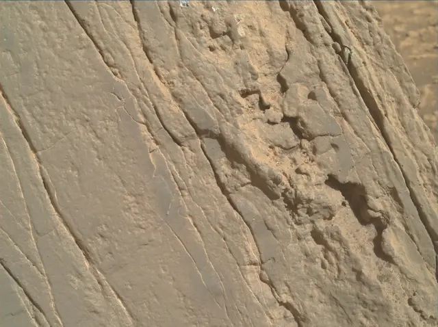 Sol 3553: Mars Hand Lens Imager (MAHLI)