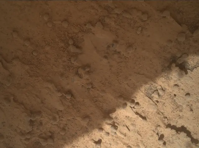 Sol 3553: Mars Hand Lens Imager (MAHLI)