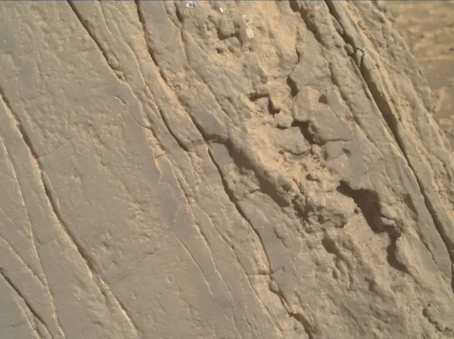 Sol 3553: Mars Hand Lens Imager (MAHLI)