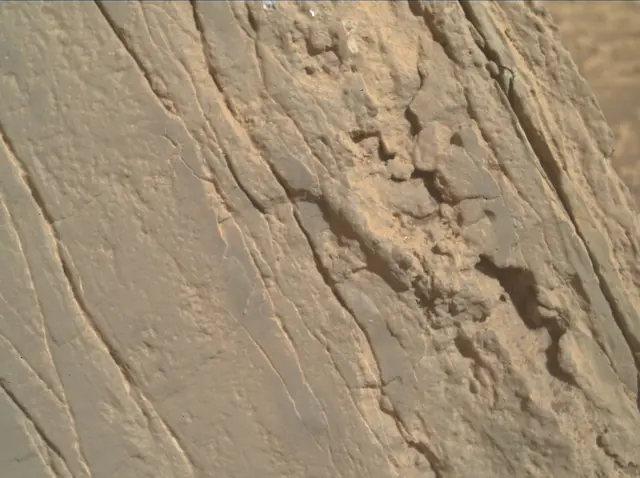 Sol 3553: Mars Hand Lens Imager (MAHLI)