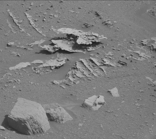 Sol 3555: Mast Camera (Mastcam)