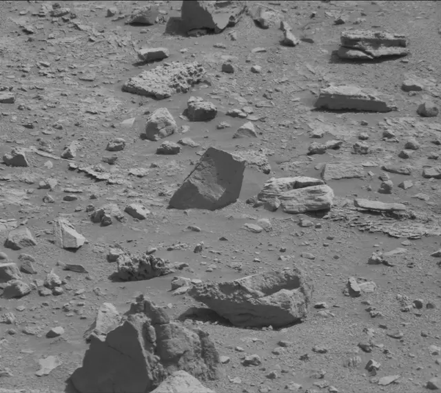 Sol 3555: Mast Camera (Mastcam)
