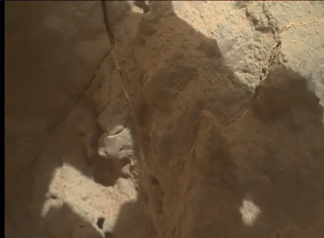 Sol 3558: Mars Hand Lens Imager (MAHLI)