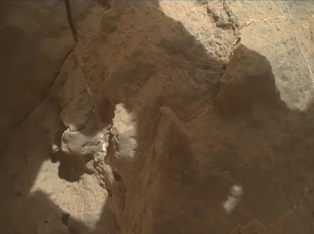 Sol 3558: Mars Hand Lens Imager (MAHLI)