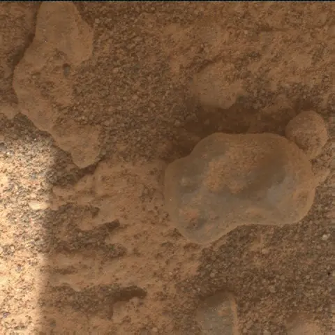 Sol 3560: Mars Hand Lens Imager (MAHLI)