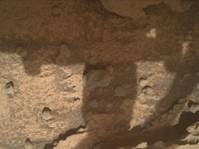 Sol 3560: Mars Hand Lens Imager (MAHLI)