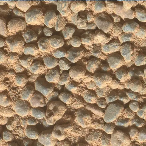 Sol 3562: Mars Hand Lens Imager (MAHLI)