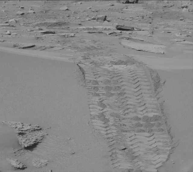 Sol 3563: Mast Camera (Mastcam)