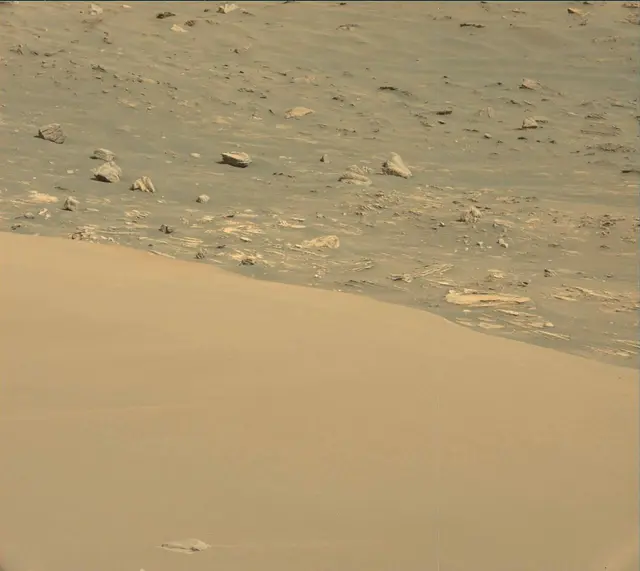 Sol 3564: Mast Camera (Mastcam)