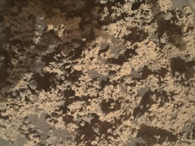 Sol 3564: Mars Hand Lens Imager (MAHLI)