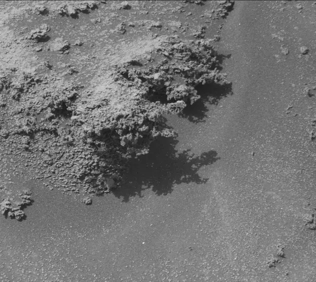 Sol 3573: Mast Camera (Mastcam)