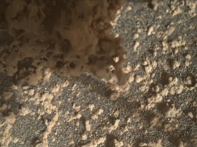 Sol 3573: Mars Hand Lens Imager (MAHLI)