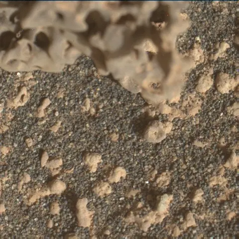 Sol 3573: Mars Hand Lens Imager (MAHLI)