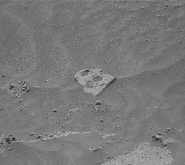 Sol 3574: Mast Camera (Mastcam)