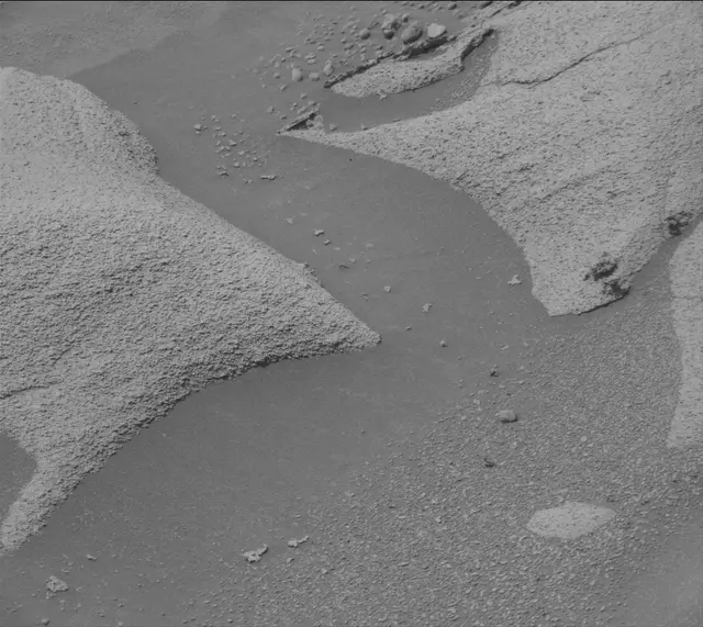 Sol 3580: Mast Camera (Mastcam)