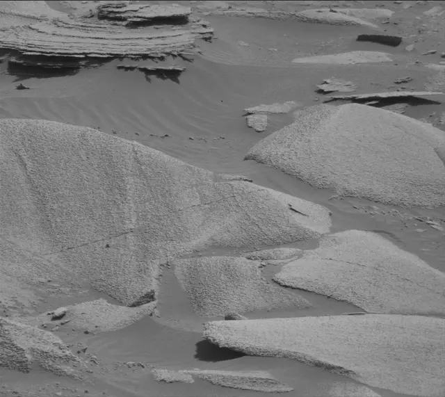 Sol 3582: Mast Camera (Mastcam)