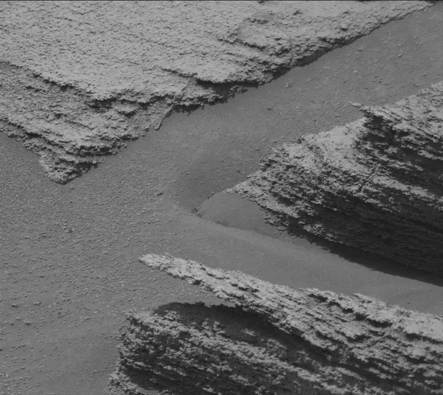 Sol 3583: Mast Camera (Mastcam)