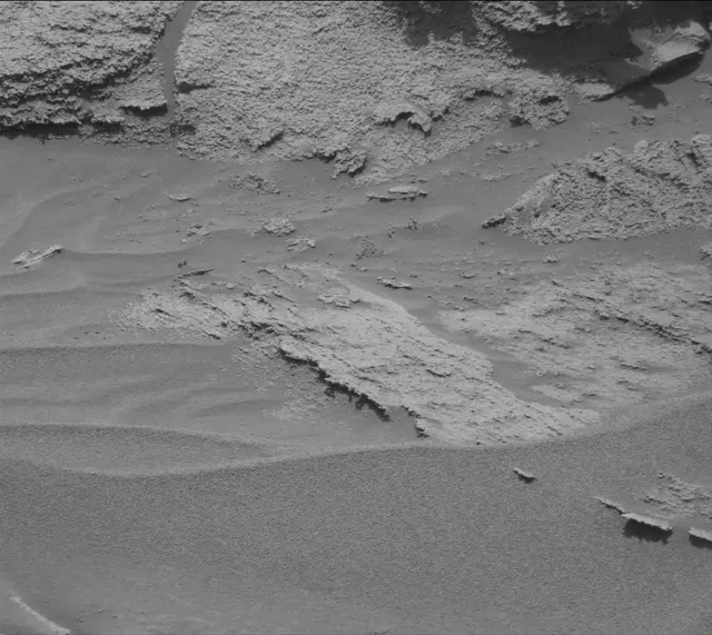 Sol 3589: Mast Camera (Mastcam)
