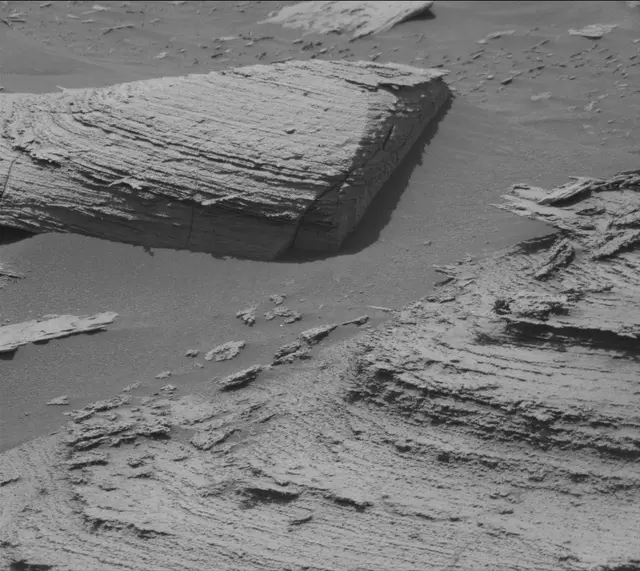 Sol 3589: Mast Camera (Mastcam)