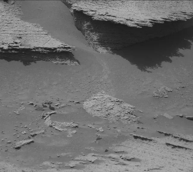 Sol 3589: Mast Camera (Mastcam)