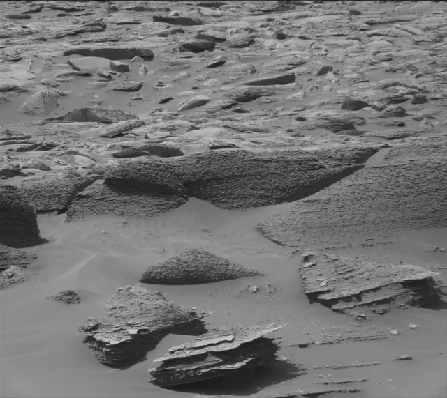 Sol 3589: Mast Camera (Mastcam)