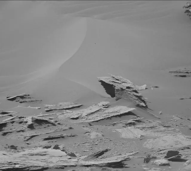 Sol 3589: Mast Camera (Mastcam)
