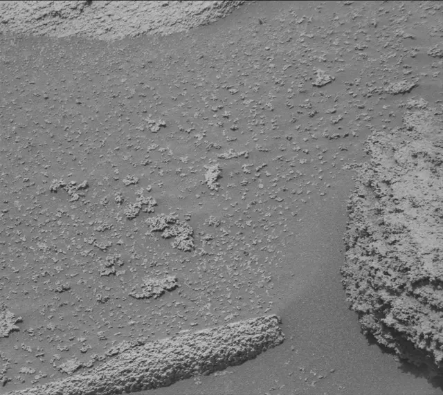 Sol 3592: Mast Camera (Mastcam)