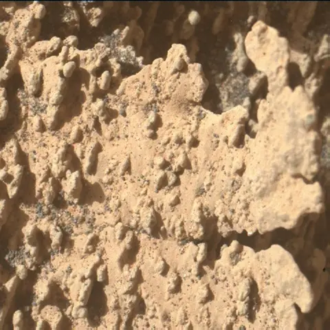 Sol 3594: Mars Hand Lens Imager (MAHLI)