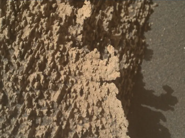 Sol 3594: Mars Hand Lens Imager (MAHLI)
