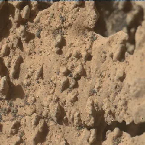 Sol 3594: Mars Hand Lens Imager (MAHLI)