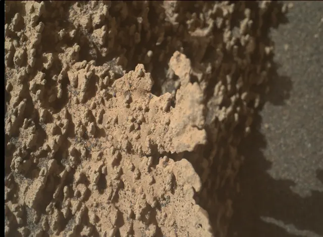 Sol 3594: Mars Hand Lens Imager (MAHLI)