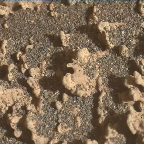 Sol 3594: Mars Hand Lens Imager (MAHLI)