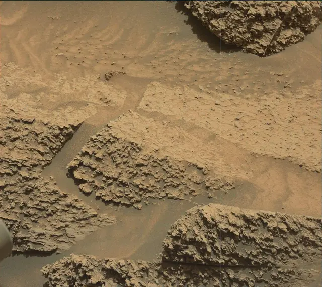Sol 3597: Mast Camera (Mastcam)