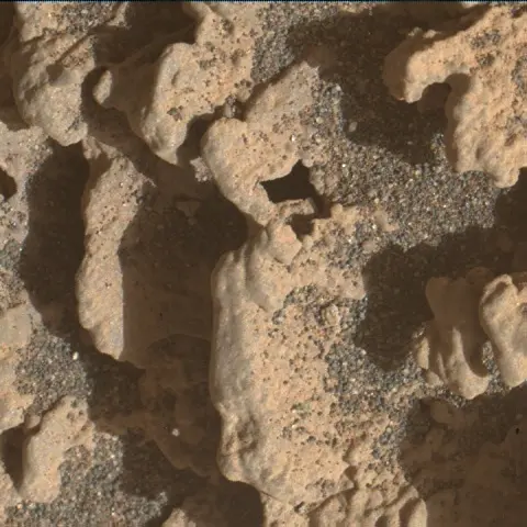 Sol 3599: Mars Hand Lens Imager (MAHLI)