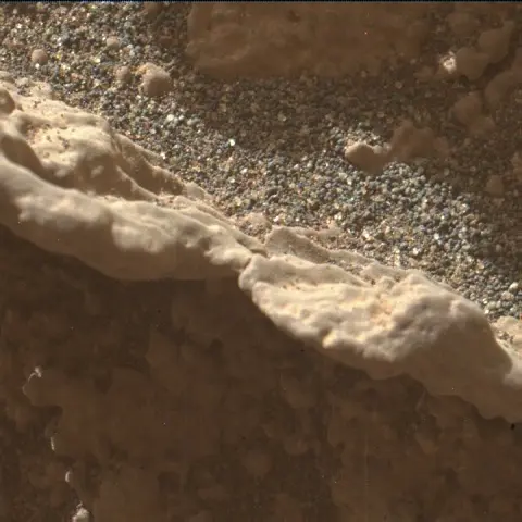 Sol 3599: Mars Hand Lens Imager (MAHLI)