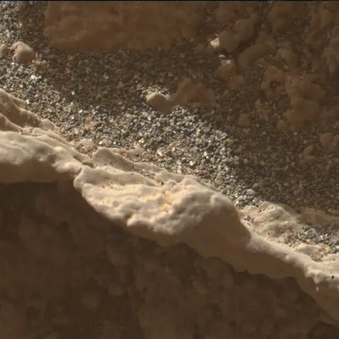 Sol 3599: Mars Hand Lens Imager (MAHLI)