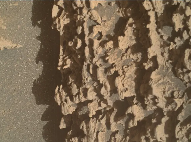 Sol 3599: Mars Hand Lens Imager (MAHLI)