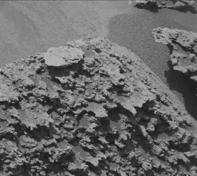 Sol 3600: Mast Camera (Mastcam)
