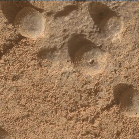 Sol 3603: Mars Hand Lens Imager (MAHLI)
