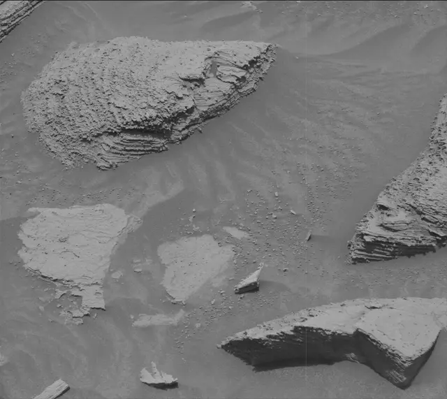Sol 3606: Mast Camera (Mastcam)