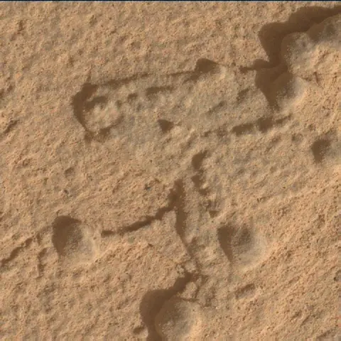 Sol 3607: Mars Hand Lens Imager (MAHLI)